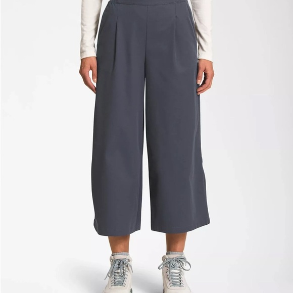 The North Face Pants - The North Face Gray Wide-Leg Cropped perfect for travel pant